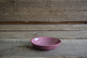 vaisselle-ceramique-fait-main-assiette-creuse-violet-aubagne
