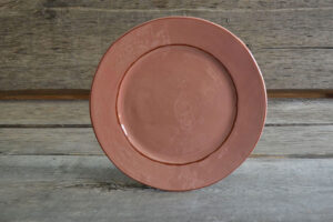 vaisselle-ceramique-fait-main-assiette-de-presentation-rose-aubagne