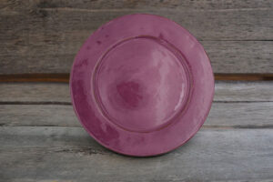 vaisselle-ceramique-fait-main-assiette-de-presentation-violet-aubagne
