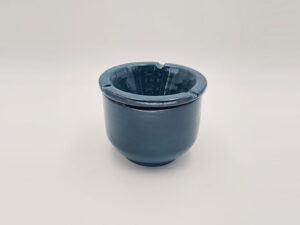 vaisselle-ceramique-fait-main-cendrier-gm-bleu-canard-aubagne