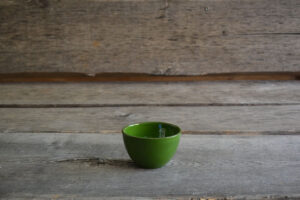 vaisselle-ceramique-fait-main-mini-bol-vert-aubagne