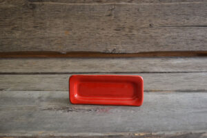 vaisselle-ceramique-fait-main-mini-plateau-rouge-aubagne