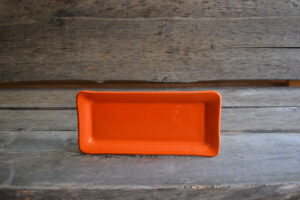 vaisselle-ceramique-fait-main-plat-a-cake-orange-aubagne