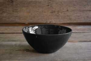 vaisselle-ceramique-fait-main-saladier-grand-noir-aubagne