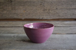 vaisselle-ceramique-fait-main-saladier-moyen-violet-aubagne