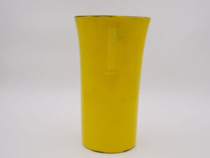 vaisselle-ceramique-fait-main-vase-tube-haut-jaune-aubagne