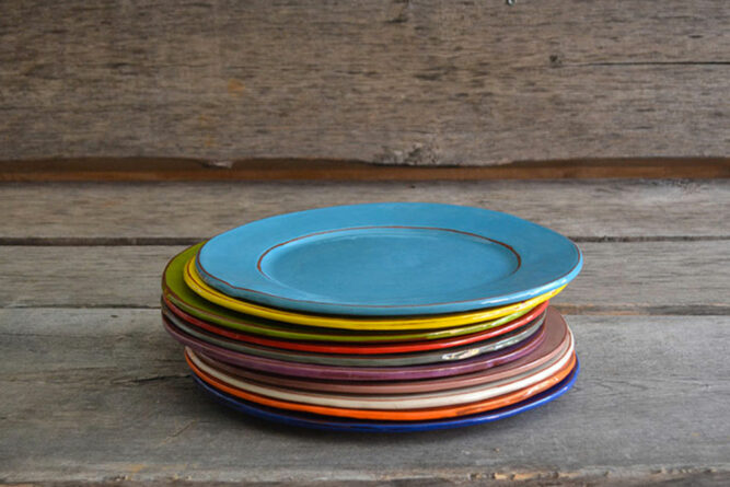vaisselle-ceramique-fait-main-assiette-de-presentation-aubagne