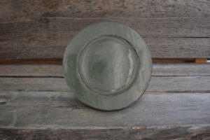 vaisselle-ceramique-fait-main-assiette-de-presentation-gris-aubagne