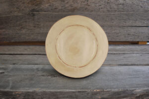 vaisselle-ceramique-fait-main-assiette-de-presentation-sable-aubagne