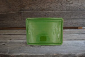 vaisselle-ceramique-fait-main-assiette-de-presentation-vert-aubagne