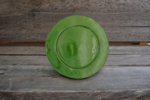 vaisselle-ceramique-fait-main-assiette-de-presentation-vert-aubagne