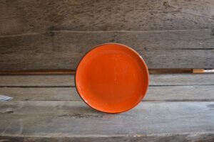 vaisselle-ceramique-fait-main-assiette-plate-orange-aubagne.jpeg