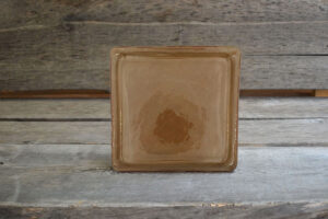 vaisselle-ceramique-fait-main-assiette-plate-taupe-aubagne