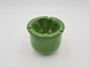 vaisselle-ceramique-fait-main-cendrier-geant-vert-aubagne