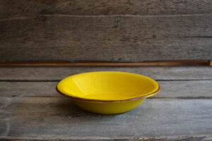 vaisselle-ceramique-fait-main-coupe-a-fruits-grand-jaune-aubagne.jpeg