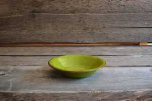 vaisselle-ceramique-fait-main-coupe-a-fruits-vert-aubagne.jpeg