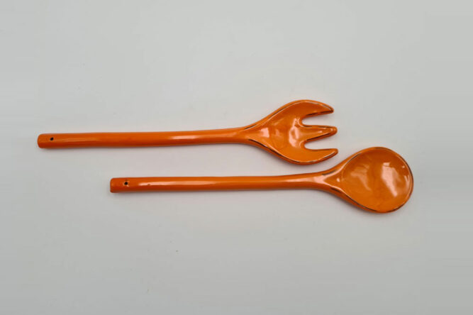 vaisselle-ceramique-fait-main-couvert-orange-aubagne