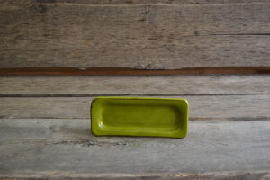 vaisselle-ceramique-fait-main-mini-plateau-vert-aubagne