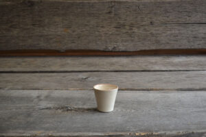 vaisselle-ceramique-fait-main-tasse-a-cafe-blanc-aubagne