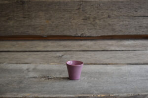 vaisselle-ceramique-fait-main-tasse-a-cafe-violet-aubagne