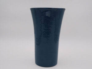vaisselle-ceramique-fait-main-vase-tube-haut-bleu-canard-aubagne