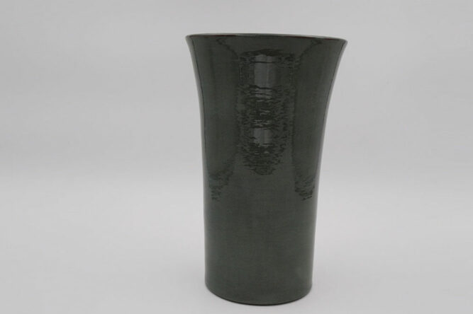 vaisselle-ceramique-fait-main-vase-tube-haut-gris-aubagne